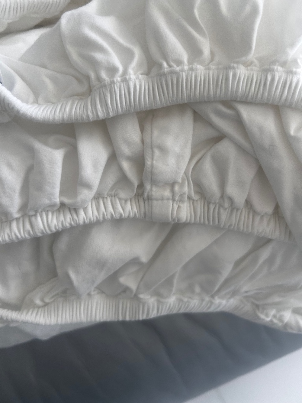 Hudson Park fitted white sheet King/ elastic fit